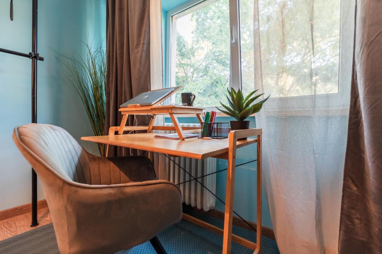 Jungle Apartment 15 Min Walk To Beach & Downtown Constanta Exterior photo